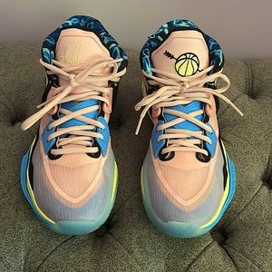 Kyrie Infinity Basketball Shoe